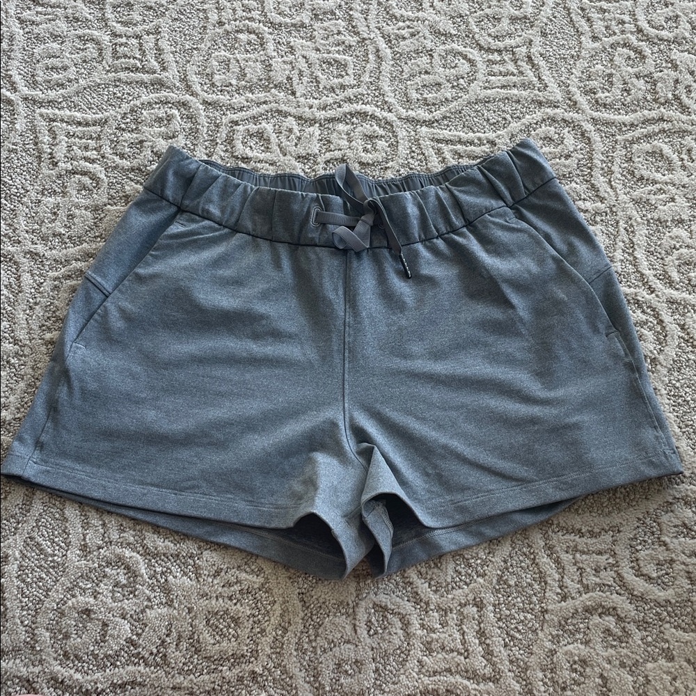 Lululemon on the fly shorts